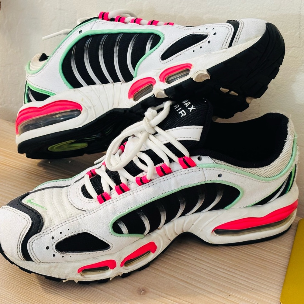NIKE AIR MAX TAILWIND IV WOMEN "HYPER PINK" SIZE 10.5 ILLUSION GREEN RARE - Picture 7 of 10